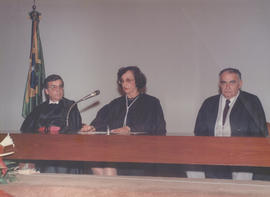 1º Mandato: Foto Marluce Aparecida Barbosa em discurso de Posse